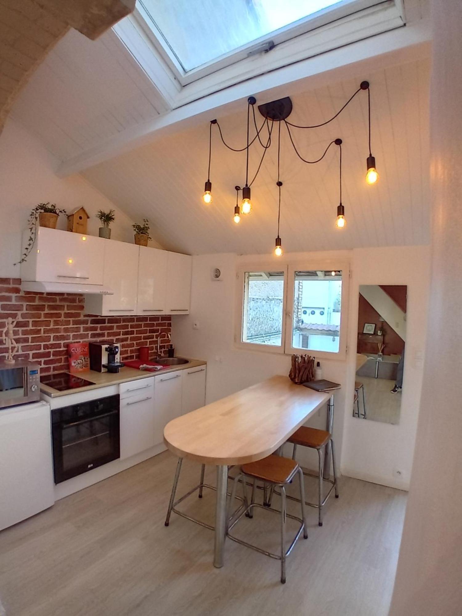 Apartamento Les Etapes Chartraines Parking Wifi Jaccuzi Chartres Exterior foto
